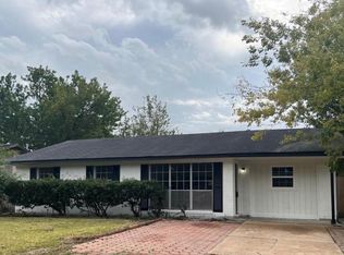 5242 Greylog Dr, Houston, TX 77048