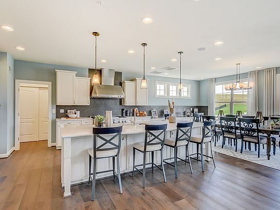 Spacious kitchen and dining area