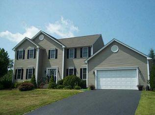 17 Cassandra Ct, Cranston, RI 02921