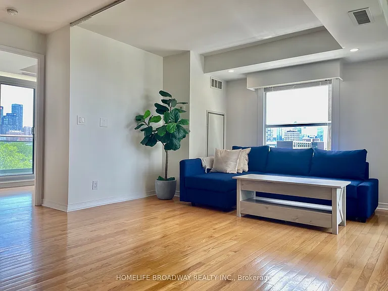 736 Spadina Ave #715 — Photo 2