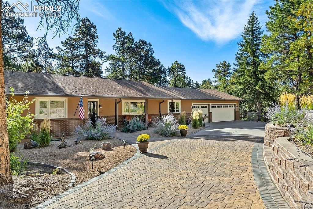 18725 Saint Andrews Dr