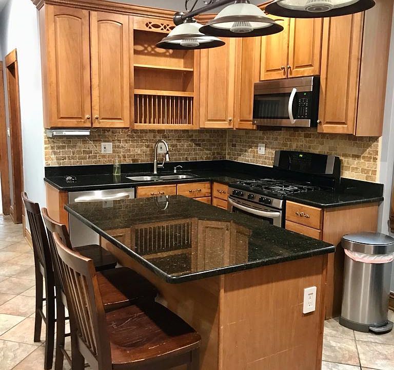 1st image of 928 N Richmond St #1
