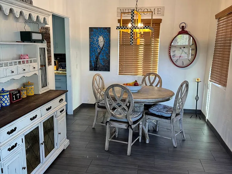1635 E Solano Dr — Photo 3