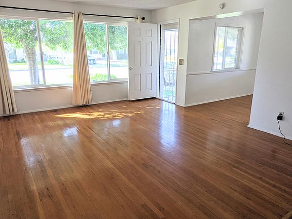 2nd image of 224 N Lang Ave