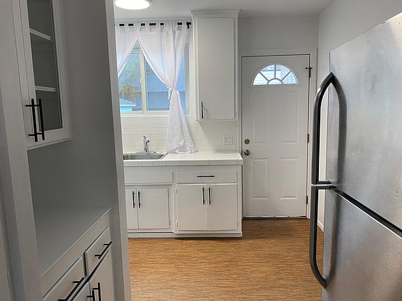 3rd image of 113 Clubhouse Ave APT 2