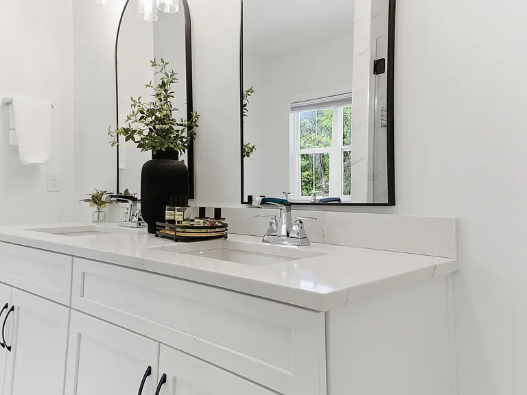 916 Waterview Dr — Photo 4