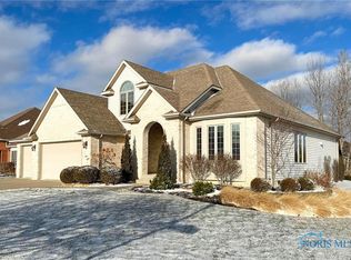 8221 Brookfield Dr, Findlay, OH 45840