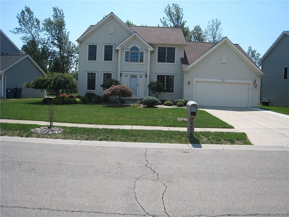 1st image of 87 Crown Royal Dr