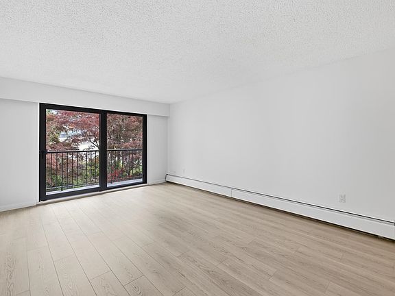 2nd image of 5450 Empire Dr #313