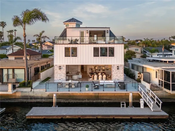 17007 Edgewater Ln, Huntington Beach, CA 92649