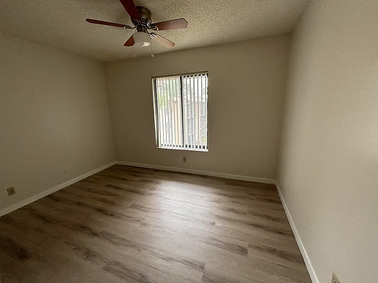 207 Foxtail Dr #E3 — Photo 11