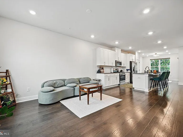 825 Pecan Rd — Photo 6