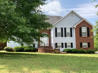 17 Red Apple Ter, Taylorsville, GA 30178