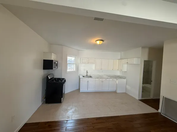 826 S 15th St, Newark, NJ 07108