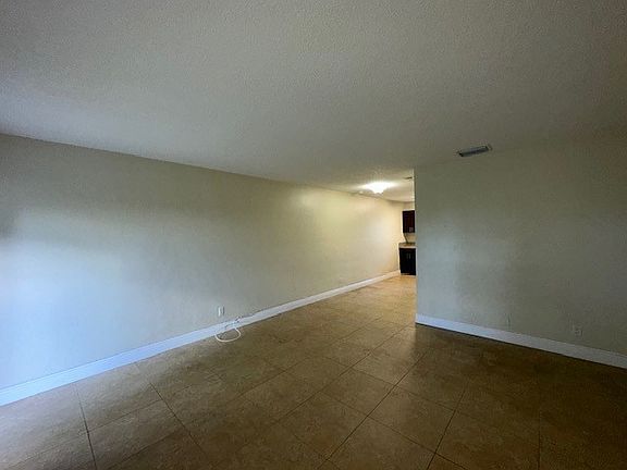 4th image of 2900 NE 17th Ave #20615acdf