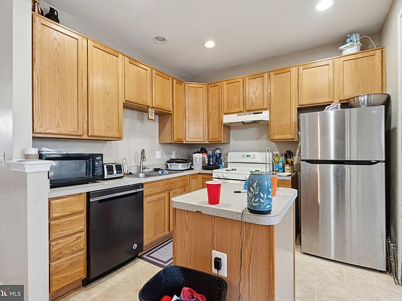 4th image of 111 Pittman Ct