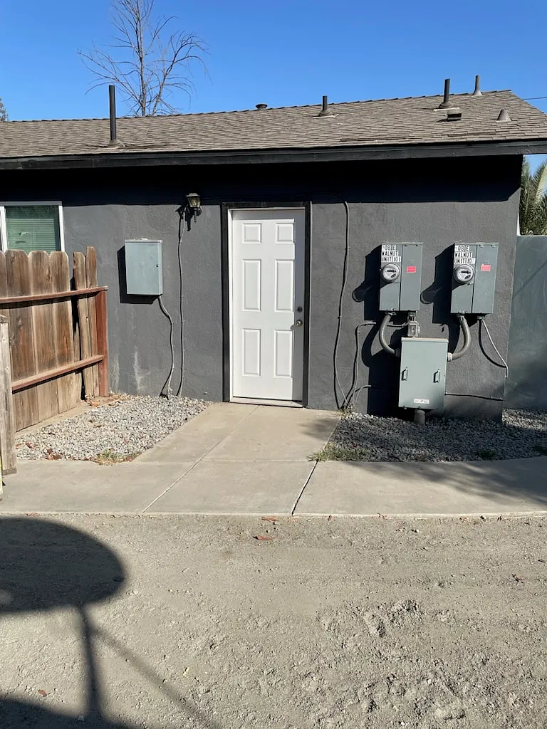 408 E Walnut Ave — Photo 1