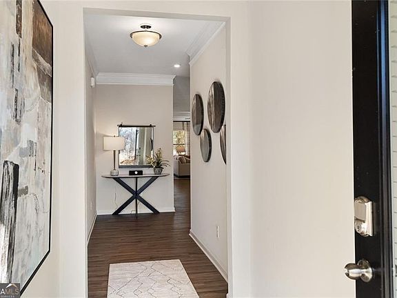2nd image of 120 Saddle Ridge Trl