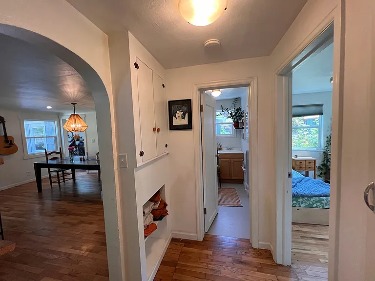 1049 E St — Photo 19