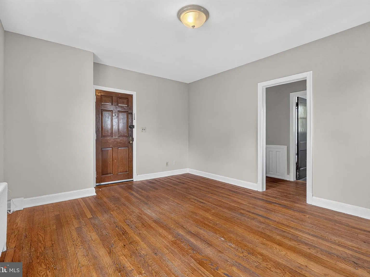 1 bed, 1.0 bath, 2468 sqft, $1,400 — Photo 4