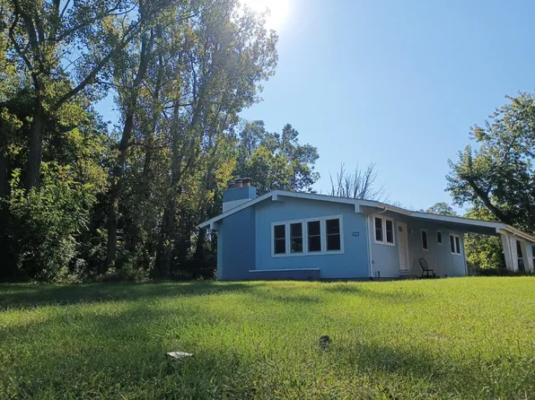 7745 Locust Ave, Gary, IN 46403