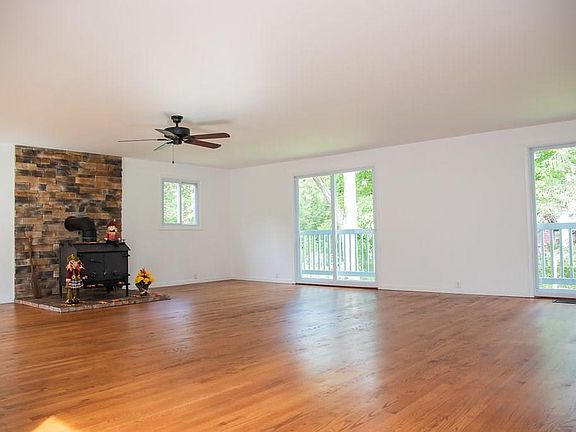 5th image of 242 Dorwin Ave