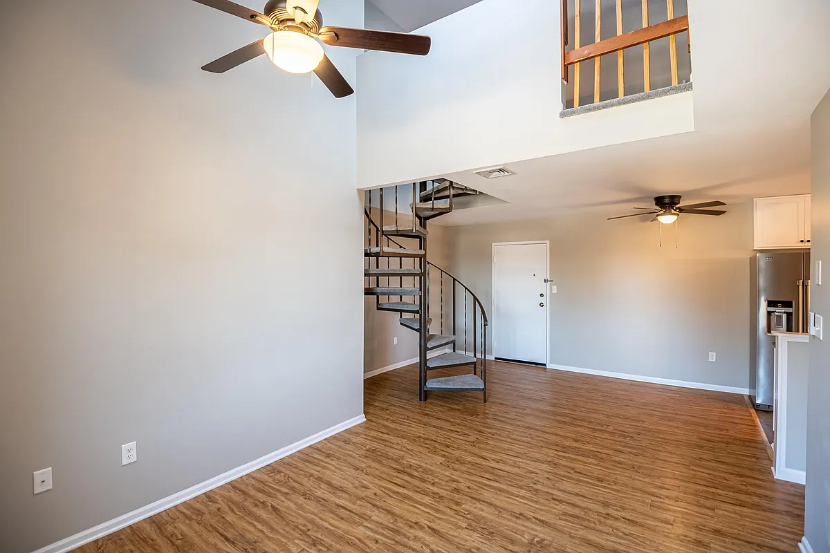 Building Photo - 527 S Pitt St #5