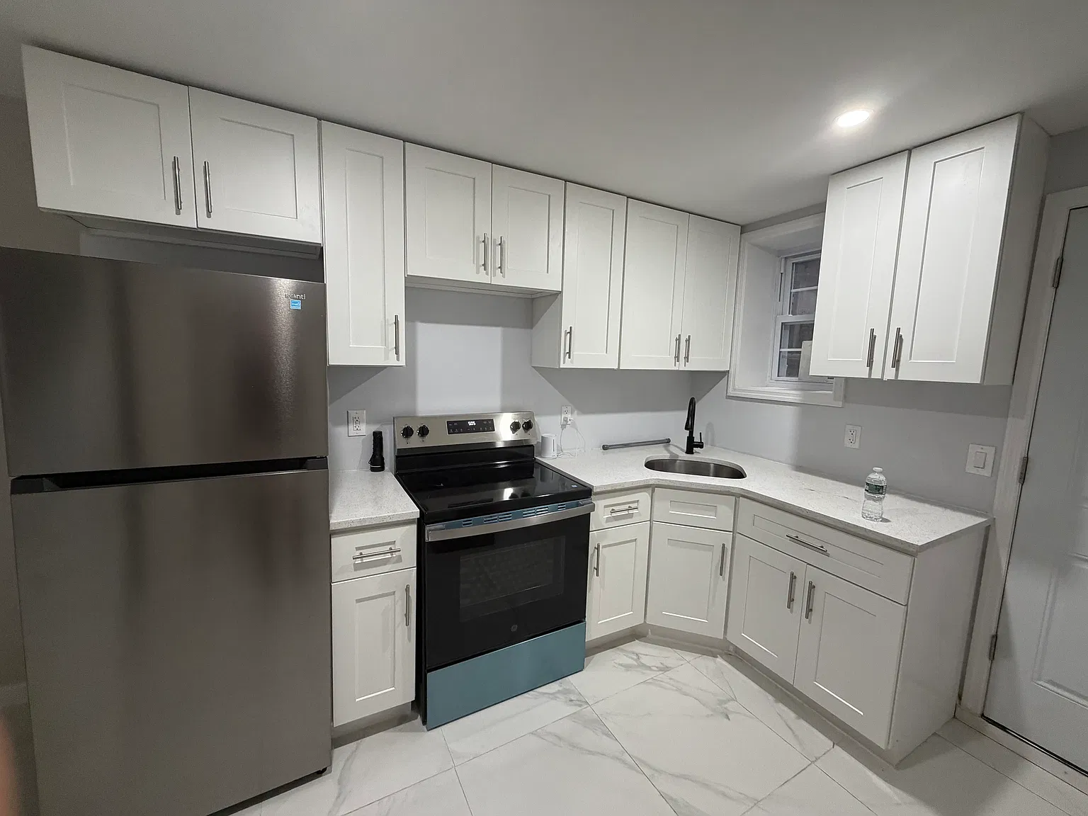 5 bed, 1566 sqft, $2,000 — Photo 1