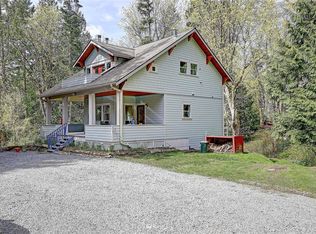 215 Parkside Dr, Camano Island, WA 98282