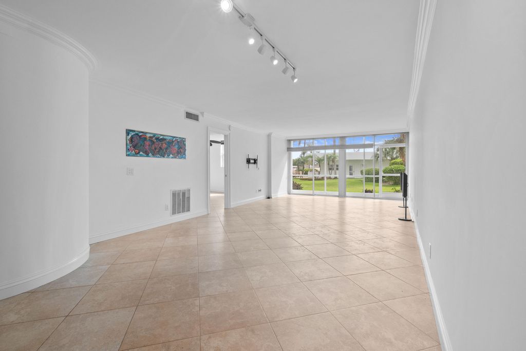 2731 NE 14th St Causeway #115, photo 9