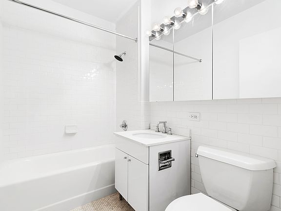 5th image of 99 John St APT 1024
