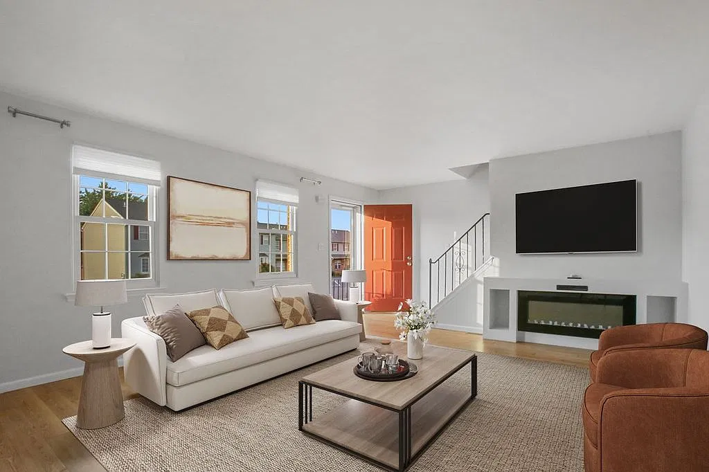 3 bed, 1972 sqft, $2,350 — Photo 2