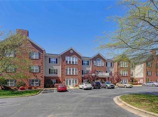 522 College Rd APT 303, Greensboro, NC 27410