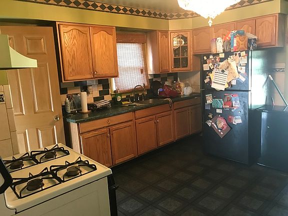 2nd image of 14925 Perry Ave