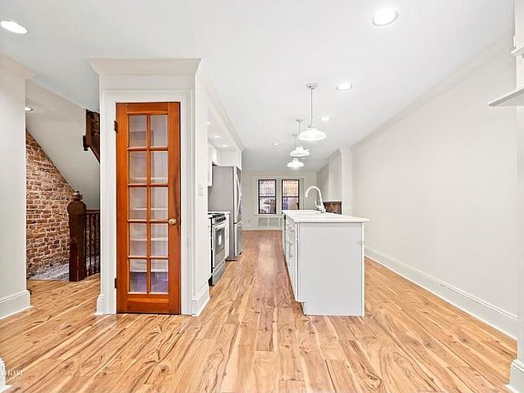 4th image of 319 8th St #1