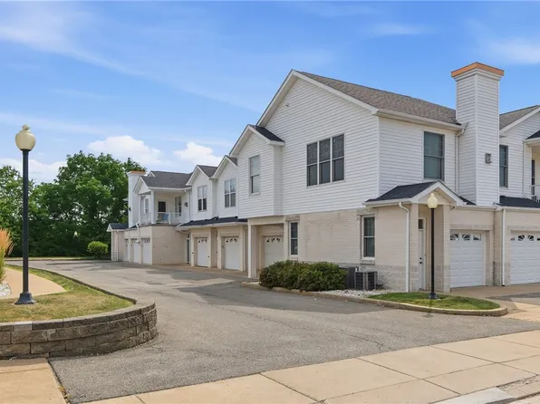 246 Adams Pointe Blvd Unit 5, Mars, PA 16046