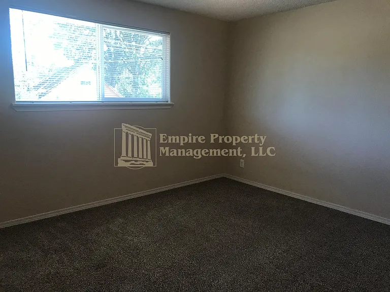 24958 Hunter Ave — Photo 11