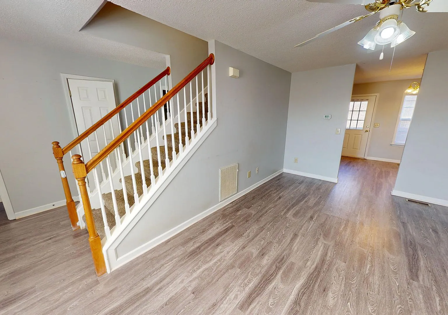 Three Bedroom Spacious Columbia, TN Townhome! — Photo 3