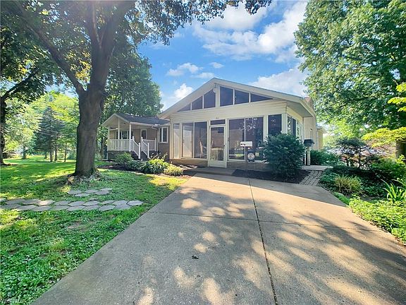 2nd image of 511 Ohio Blvd
