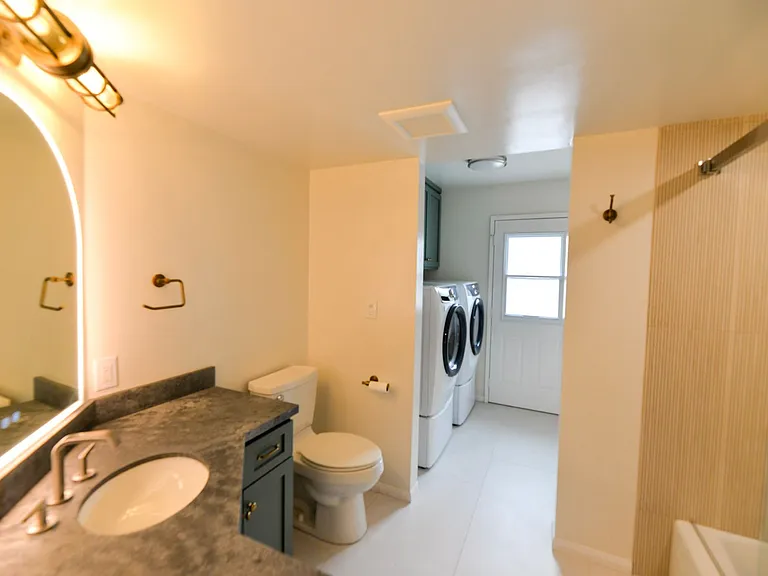 2345 S Ola Vis — Photo 17