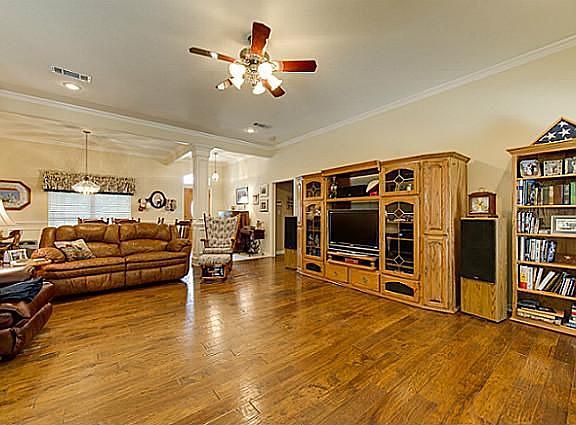 4th image of 1109 Buena Vista Dr