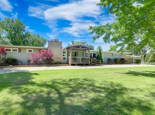 1 E Hawthorne Rd, Wichita, KS 67206