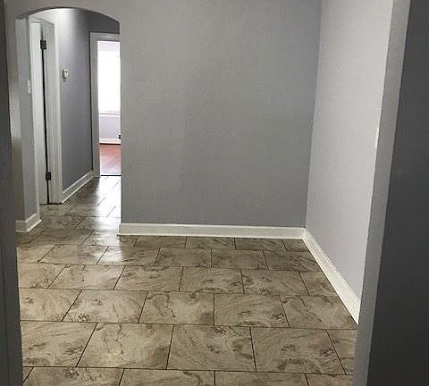 5th image of 5944 Victoria Ave