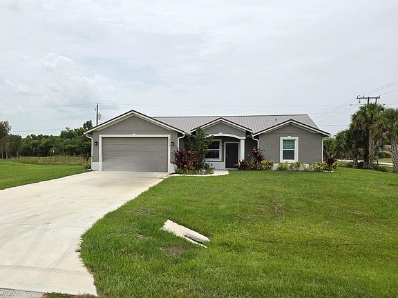 3rd image of 3573 NW 28th Avenue