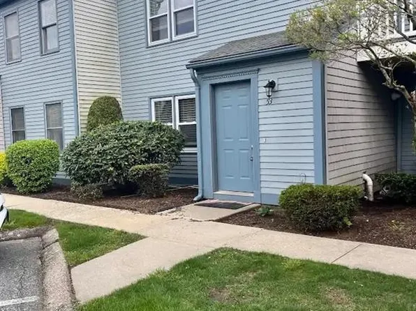 1 Willow Glen Cir APT 53, Warwick, RI 02889