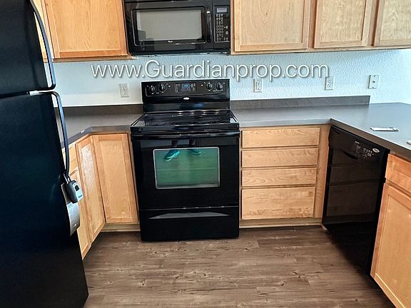 3rd image of 811 4th St SE #312