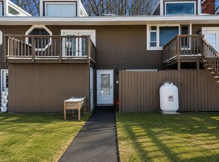 180 Mill St APT 5, Auburn, ME 04210