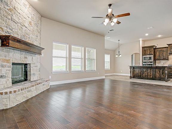 3rd image of 2515 County Road 2704