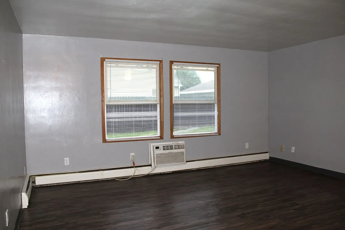 Building Photo - 430 W Calumet St
