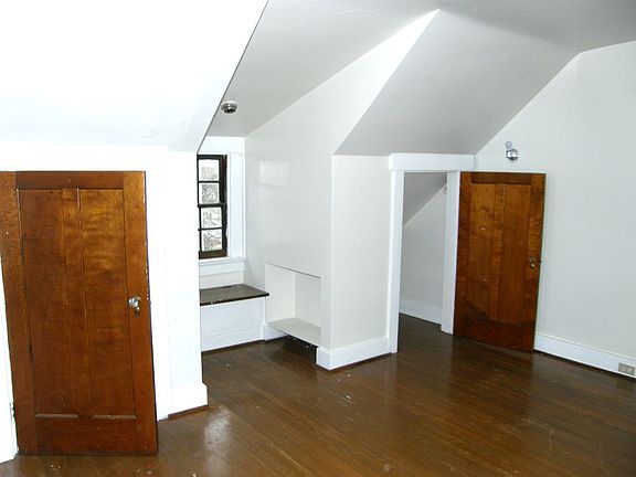 2nd image of 1553 Salem Ave